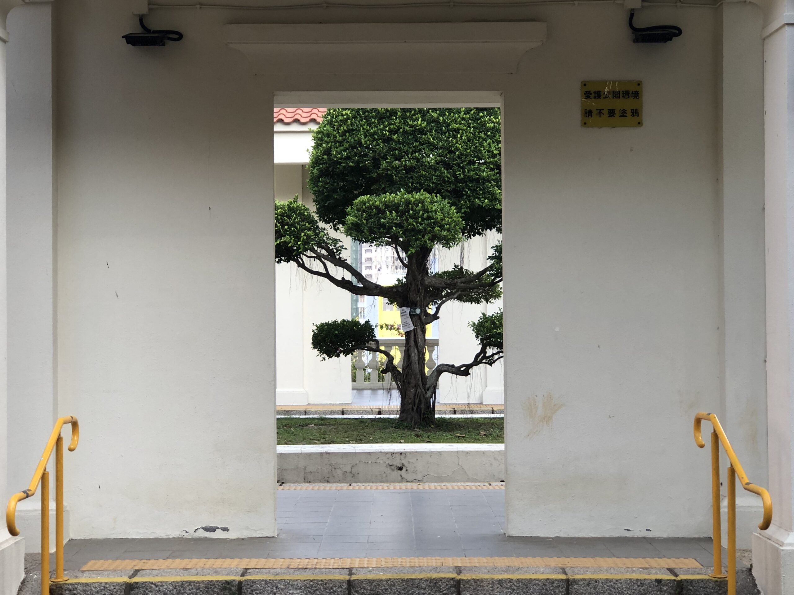 4064B7E8-93F2-4864-91CB-1BD19BA84F6B 4064B7E8-93F2-4864-91CB-1BD19BA84F6B